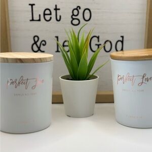 Vanilla Orchid Prayer Candle – Elegant Wood Lid for Serenity and Reflection